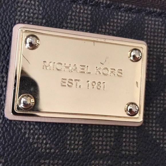 Michael Kors Wristlet - Picture 2 of 8